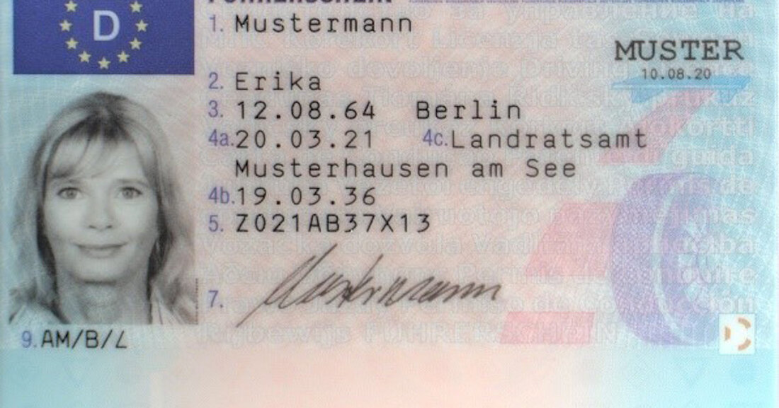 Führerschein-Pflichtumtausch: Jetzt unkompliziert Antrag stellen Alle Besitzerinnen und Besitzer eines Führerscheins, die in den Jahren 1965 bis 1970 geboren wurden, müssen ihren Führerschein bis zum 19. Januar 2024 umgetauscht haben. Um lange Wartezeiten und ein knappes Terminangebot in den Wochen vor Ablauf der Frist zu vermeiden, empfiehlt das Ordnungsamt den Umtausch zeitnah. Derzeit sind viele entsprechende Termine frei. Der Antrag für den Umtausch des Führerscheines kann kontaktlos erfolgen. Hierzu müssen die Unterlagen per Post übersandt oder in die Einwurf-Box der Fahrerlaubnisbehörde im Eingangsbereich des Technischen Rathauses geworfen werden. Erst für die Abholung des neuen Dokuments ist dann ein Termin nötig. &hellip;
