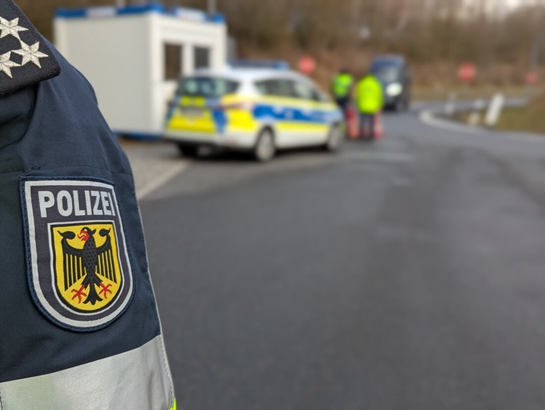 Beamte der Bundespolizei Waidhaus nahmen am Wochenende fünf gesuchte Straftäter bei Grenzkontrollen fest, zwei in Haft.