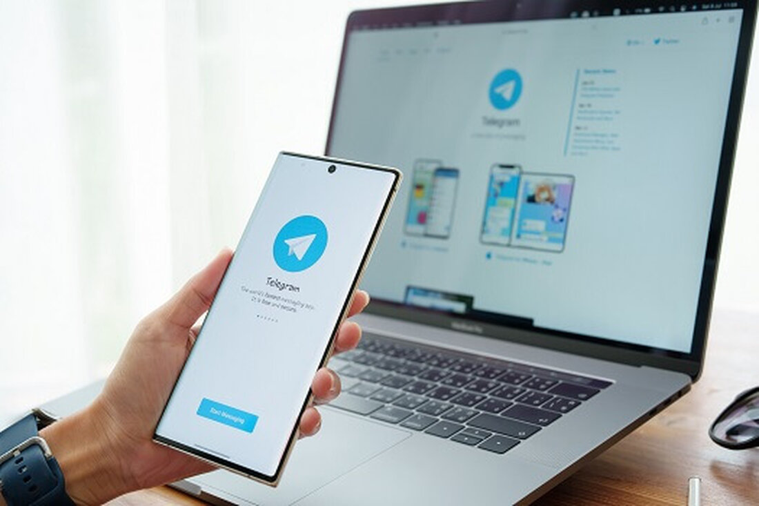 Der Mobile-First-Ansatz von Telegram steigert die Popularität von Tap-to-Earn-Spielen in Schwellenmärkten. Der einfache Zugriff über Kanäle und integrierte Geldbörsen zieht neue und Gelegenheitsspieler an. Große Investoren und der bestehende Spieleerfolg positionieren Telegram Gaming für schnelles Wachstum. Telegram-Gaming hat still und leise an Dynamik gewonnen und wird mit der schnellen Integration der Blockchain-Technologie zu einer der größten Erfolgsgeschichten des Jahres 2025. Während die meisten Leute bei Telegram an eine Messaging-App denken, bietet es den Benutzern auch die Möglichkeit, Spiele direkt auf der Plattform zu spielen, ohne die App jemals zu verlassen. Diese Spiele werden von der Blockchain The Open Network (TON) …