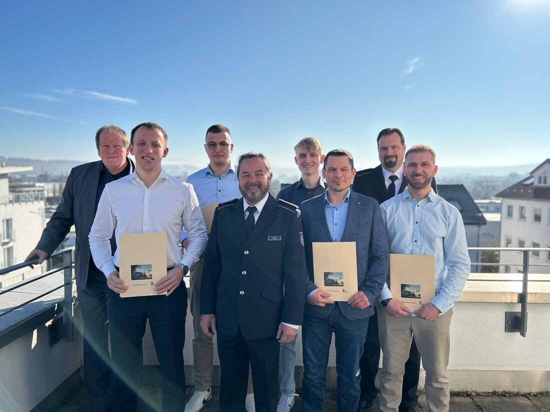 Am 1. März 2025 starten fünf Berufseinsteiger beim Hauptzollamt Heilbronn ihr duales Studium für eine Karriere beim ZOLL.
