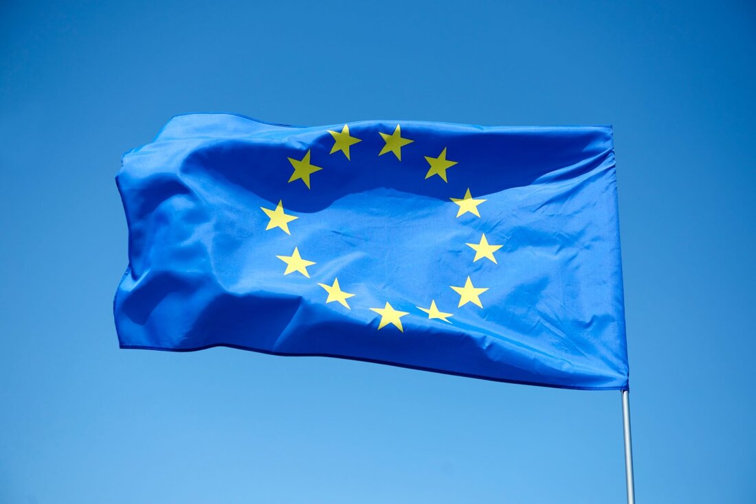 Galaxy Digital ernennt Leon Marshall zum Head of Europe Operations. Das Kryptounternehmen hatte kürzlich eine Partnerschaft mit DWS in Europa geschlossen. Die Aktien von Galaxy Digital sind im Vergleich zu ihrem Jahreshöchststand um etwa 30 % gefallen. Galaxy Digital hat gerade Pläne zur Erweiterung seiner Präsenz in Europa bekannt gegeben. Seine Aktien bleiben beim Schreiben nahezu unverändert. Leon Marshall wird die europäischen Aktivitäten von Galaxy leiten Am Donnerstag hat das Blockchain-Unternehmen genannt Leon Marshall, Chief Executive der europäischen Aktivitäten. Zuvor war er als leitender Angestellter bei Genesis tätig. Marshall wurde damit beauftragt, nach Möglichkeiten zu suchen und die Plattform für …