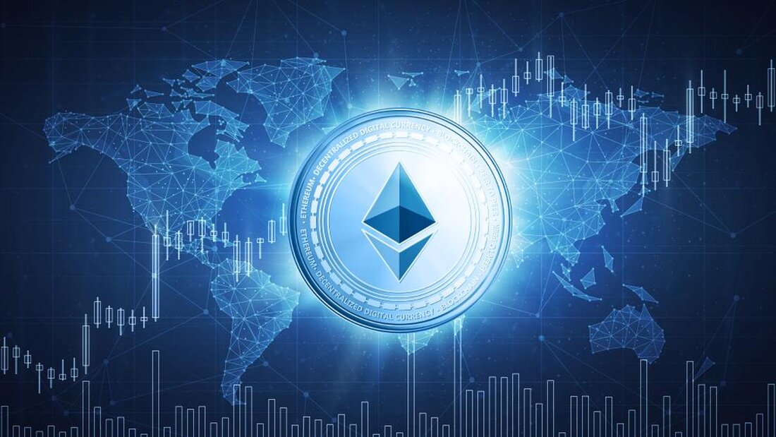Quelle: Visual Generation – Shutterstock Das Altair-Upgrade auf der Ethereum-Blockchain ist wahrscheinlich die letzte Implementierung vor der Fusion mit Ethereum 2.0. Das Ethereum Triple Halving zusammen mit dem Staking wird zusammen mit dem Altair-Upgrade stattfinden. Letzte Woche erholte sich die zweitgrößte Kryptowährung der Welt, Ethereum (ETH), über die 4000-Dollar-Marke. Seitdem konsolidiert sich der ETH-Preis bei 4100 US-Dollar, während sich die Ethereum-Blockchain auf das bevorstehende Upgrade vorbereitet. Die Ethereum-Entwickler bereiten sich auf das bevorstehende Altair-Upgrade am 27. Oktober vor, das der Beacon-Kette des Ethereum-Netzwerks neue Funktionen hinzufügen wird. Experten nennen es eine Schlüsselentwicklung und wahrscheinlich die letzte Ergänzung der Ethereum-Blockchain vor …