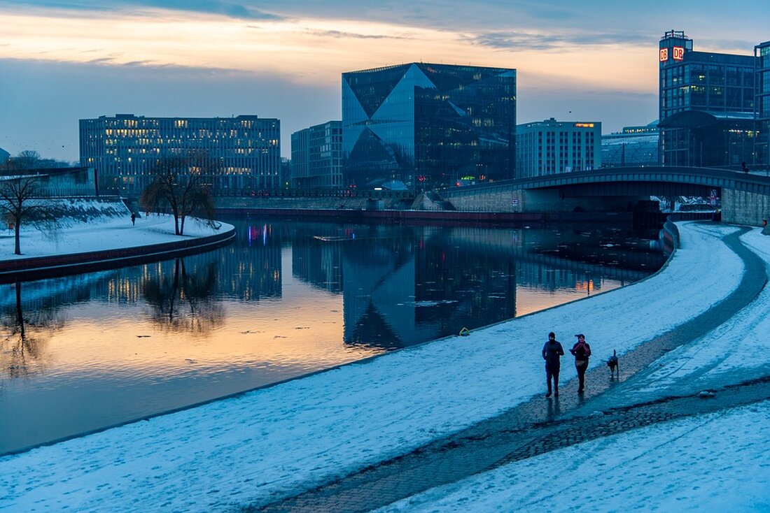 Am kommenden Freitag, dem 5. Juli 2024, lädt die Bezirkszentralbibliothek „Mark Twain“ in Berlin zu einem Gaming-Event ein. Ab 17:00 Uhr haben alle Gaming-Enthusiasten die Möglichkeit, in der Marzahner Promenade 55, 12679 Berlin, neue Leute kennenzulernen und gemeinsam Gesellschafts- und Videospiele zu spielen. Das Gaming-Event richtet sich an Personen ab 18 Jahren, die Spaß an Spielen haben und gerne ihre Gaming-Fähigkeiten mit anderen teilen möchten. Egal ob bei Mario Kart um den ersten Platz kämpfen oder bei Tabu die meisten Wörter erraten – bei dieser Veranstaltung ist für jeden etwas dabei. Die Teilnahme am Gaming-Event ist nur nach vorheriger Anmeldung …