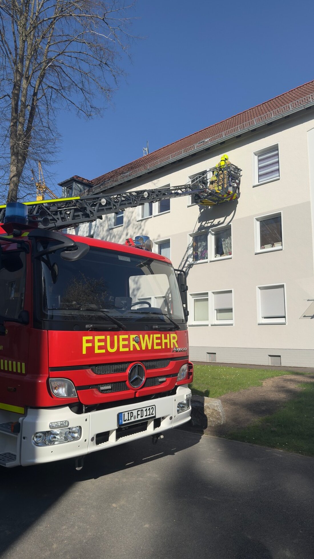 Feuerwehr Detmold reagierte auf Gasgeruch in der Georgstraße. Keine Gaskonzentration festgestellt, Einsatz erfolgreich beendet.