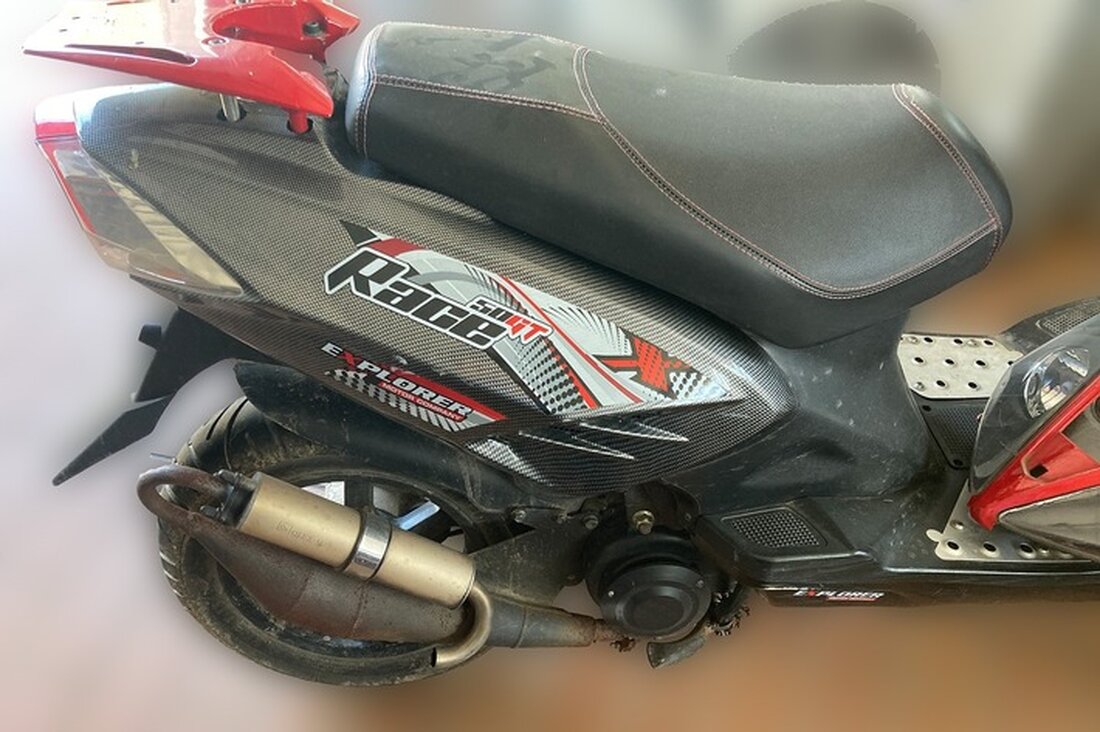 Unbekannte beschädigen Auto in Alsfeld, Einbruchsversuch in Elbenrod und aufgefundener Roller in Gemünden - Hinweise erbeten.