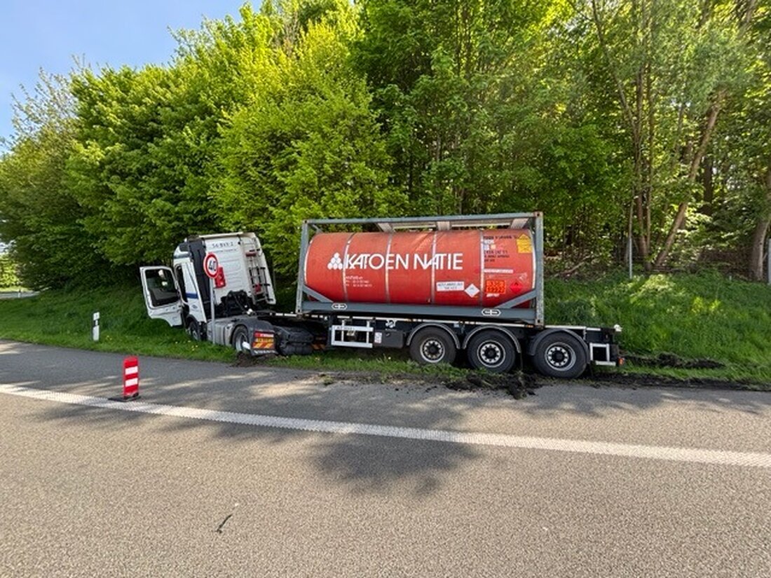 Ein Gefahrguttransporter verunfallte am 29. April 2025 auf der Autobahn 1 in Emstek. Der Fahrer stand unter Drogeneinfluss.