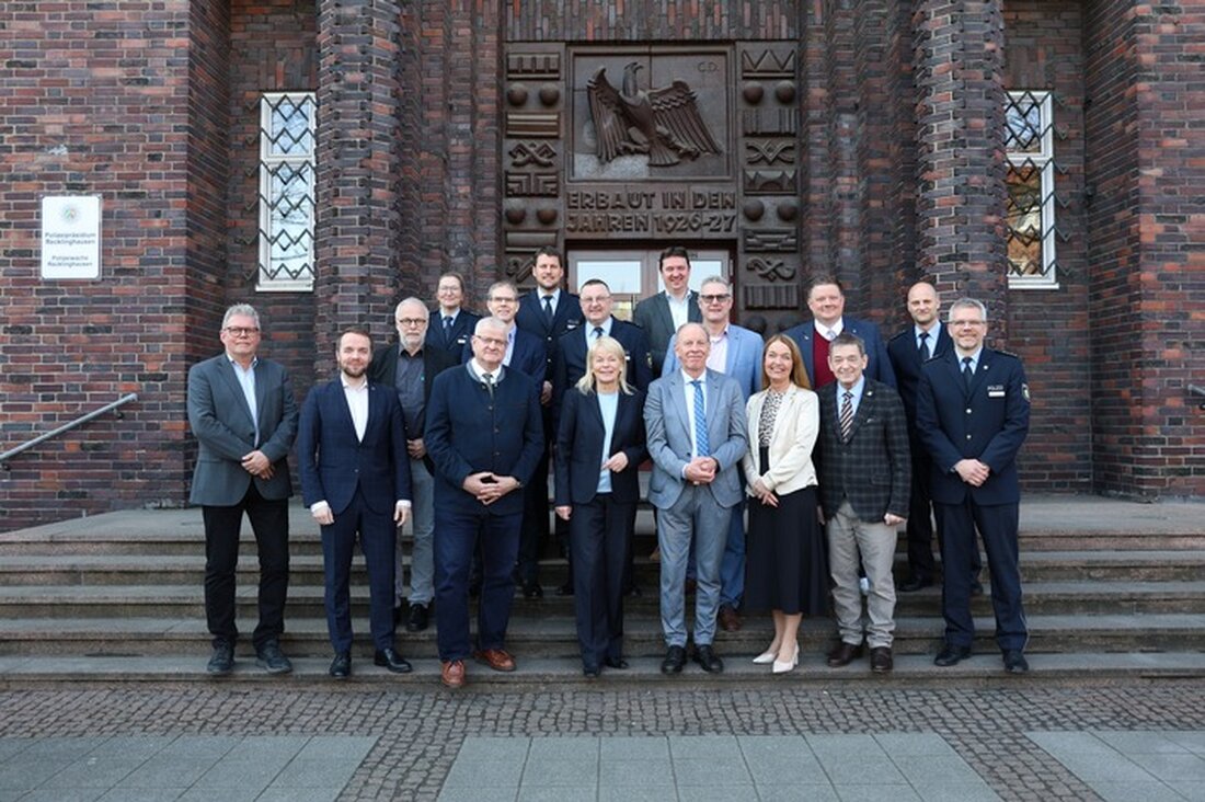 Am 10. März 2025 fand im Polizeipräsidium Recklinghausen eine Sicherheitskonferenz zum Thema öffentliche Veranstaltungen und Sicherheit statt.