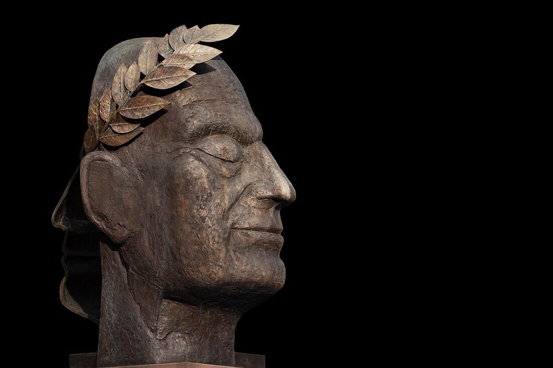 Am 28. Mai 2024 um 19:30 Uhr findet in der Humboldt-Bibliothek in Berlin ein besonderes Event statt – ein Vortrag über die Geschichte des Grundgesetzes. Der renommierte Chefhistoriker des Deutschen Bundestages, Dr. Michael F. Feldkamp, wird mit seinem fundierten Wissen und unterhaltsamen Erzählstil die Entstehung des Grundgesetzes beleuchten. Dieser Vortrag ist besonders relevant, da am 1. September 1948 der Parlamentarische Rat in Bonn auf Anordnung der Westalliierten gegründet wurde, um eine Verfassung für den westdeutschen Teilstaat zu erstellen. Konrad Adenauer, der spätere Bundeskanzler, spielte dabei eine entscheidende Rolle als Präsident des Parlamentarischen Rates. Die Entstehung des Grundgesetzes unter Besatzungsherrschaft war …
