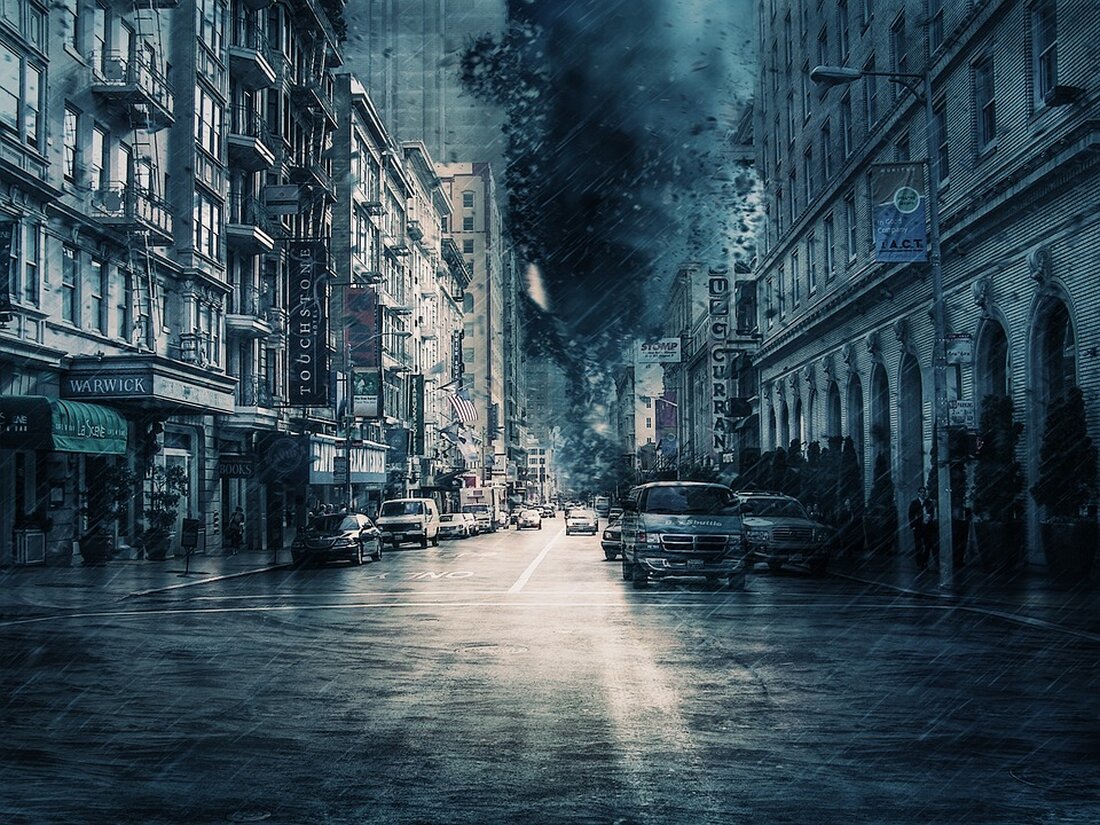 Der Deutsche Wetterdienst (DWD) hat für Berlin und Brandenburg Gewitter, Starkregen und Windböen angekündigt. Der Tag startet zunächst wolkig bis stark bewölkt. Ab dem Mittag können vereinzelt Schauer auftreten. Besonders in Nordbrandenburg ist mit Gewittern zu rechnen, lokal können auch Starkregen und Windböen auftreten. Die Höchstwerte liegen heute zwischen 21 und 24 Grad. In der Nacht zum Samstag klart der Himmel auf und der Regen lässt nach. Es kann jedoch noch vereinzelt zu Gewittern kommen. Die Temperaturen sinken auf 11 bis 13 Grad ab. Für Samstag sagt der DWD neben Wolken auch kurze sonnige Abschnitte voraus. Am Abend nimmt die …