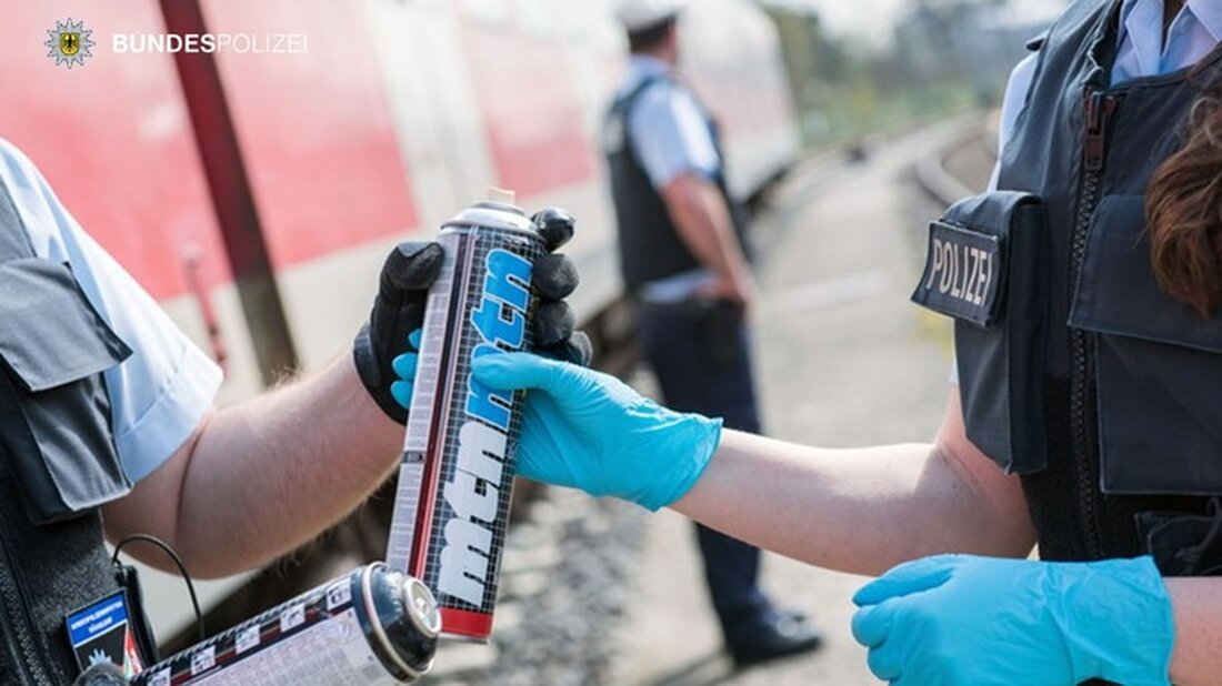Zwei Graffitisprayer wurden am 9. März am Bahnhof Oberschleißheim von Polizei und Bundespolizei auf frischer Tat gefasst.