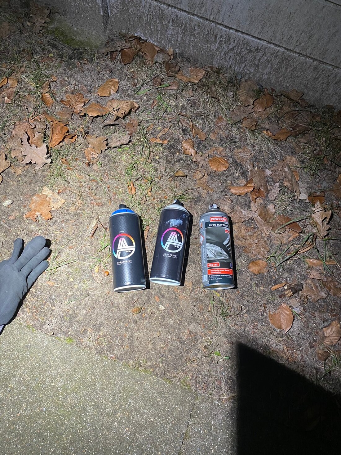 Polizei Rotenburg stellt Graffiti-Sprayer auf frischer Tat in der Verdener Straße. Weitere Suchmaßnahmen nach Vermissten.