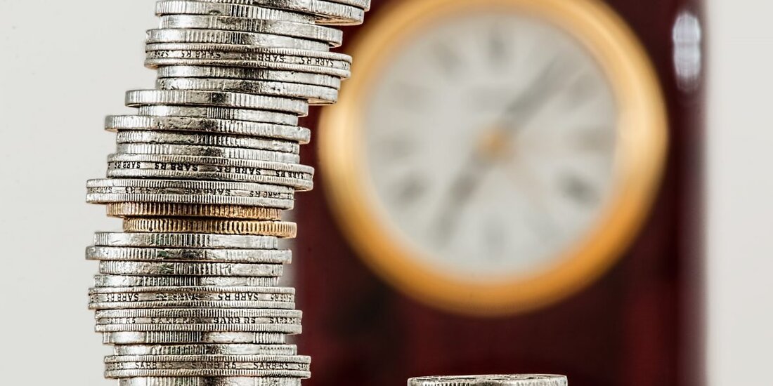 Grayscale hat 25 neue Coins enthüllt, die es zu seinen Anlageprodukten hinzufügen will, die die größten für professionelle Anleger in der Branche sind. Dazu gehören Metaverse- und Gaming-Token wie The Sandbox, Axie Infinity und Yield Guild Games sowie DeFi-Projekte wie Algorand und Convex. Einer der weltweit größten institutionellen Anlageproduktbetreiber in der Kryptowährungsbranche hat 25 neue digitale Assets hinzugefügt, die er in Erwägung zieht, seinen Anlageprodukten hinzuzufügen. Grayscale fügte der Liste Namen wie Algorand, Axie Infinity, Sandbox und Convex hinzu, von denen viele am vergangenen Tag zweistellige Zuwächse verzeichneten. In einem Blogbeitrag am Montag sagte Grayscale, der Schritt sei darauf ausgerichtet, …