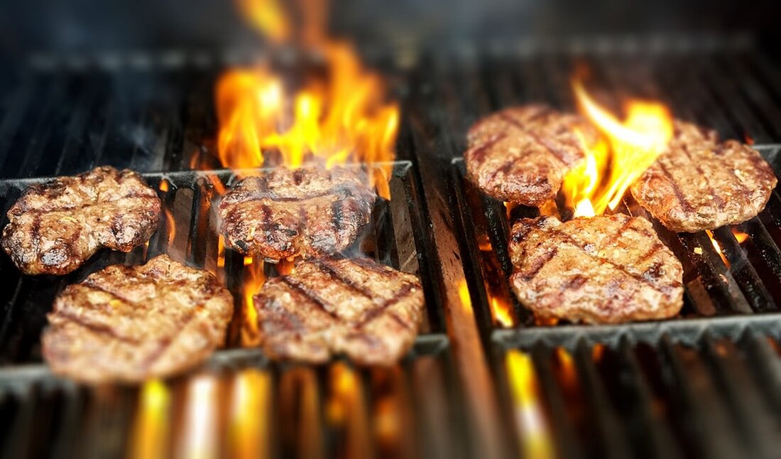 Grillabend der katholischen Kirche St. Andreas in Möhringen am 31. August: Geselligkeit, gutes Essen und nette Gespräche.
