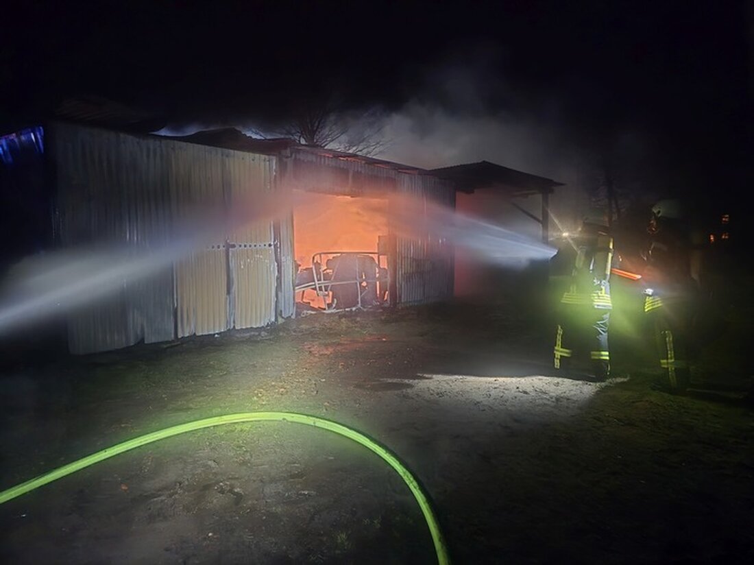 In Hohn brach am 17. April 2025 ein Werkstattbrand aus. 70 Feuerwehrleute kämpften gegen die Flammen. Verletzt wurde niemand.