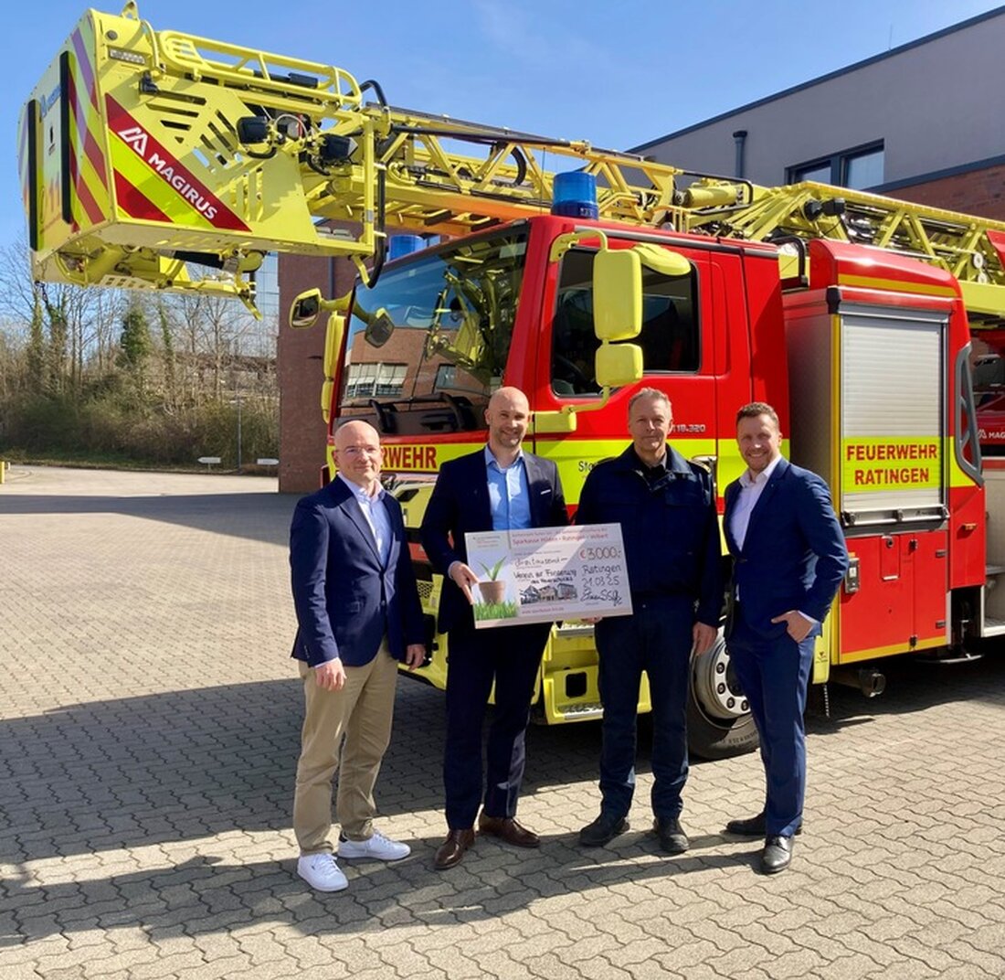 Die Sparkasse Hilden - Ratingen - Velbert unterstützt den Verein zur Förderung des Feuerschutzes in Ratingen e.V. mit 3.000 EUR.