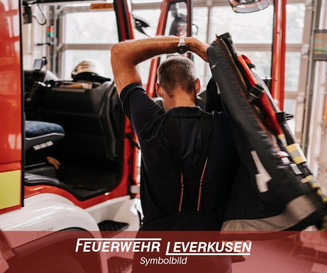 Feuerwehr Leverkusen wurde am 21.03.2025 zu einem Brand im Werner-Heisenberg-Gymnasium und einem Unfall auf der BAB alarmiert.