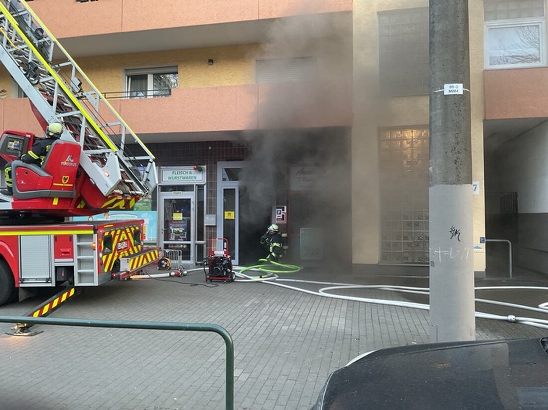 Am 14.04. kam es zu einem Gebäudebrand in Körne. Feuerwehr Dortmund kontrollierte das Feuer, Sachschäden entstanden, niemand wurde verletzt.