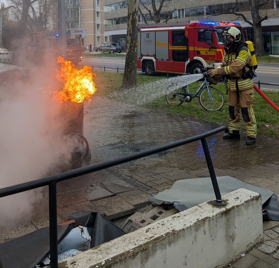 Am 10. April 2025 kam es in Dresden zu einem Küchenbrand und einem Feuer in einem Bitumenkocher. Feuerwehr rettete unverletzt.