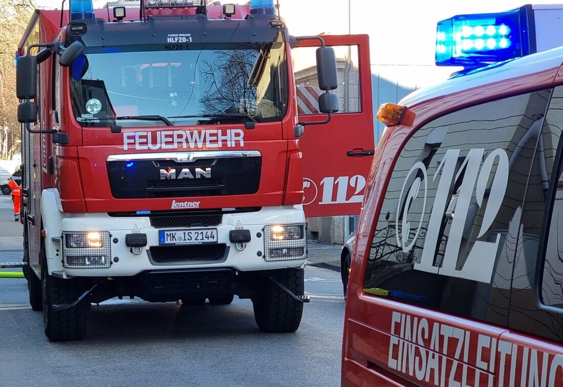 Am Donnerstag alarmierte die Feuerwehr Iserlohn wegen Atemwegsreizungen in einem Ärztehaus. 13 Personen wurden versorgt.