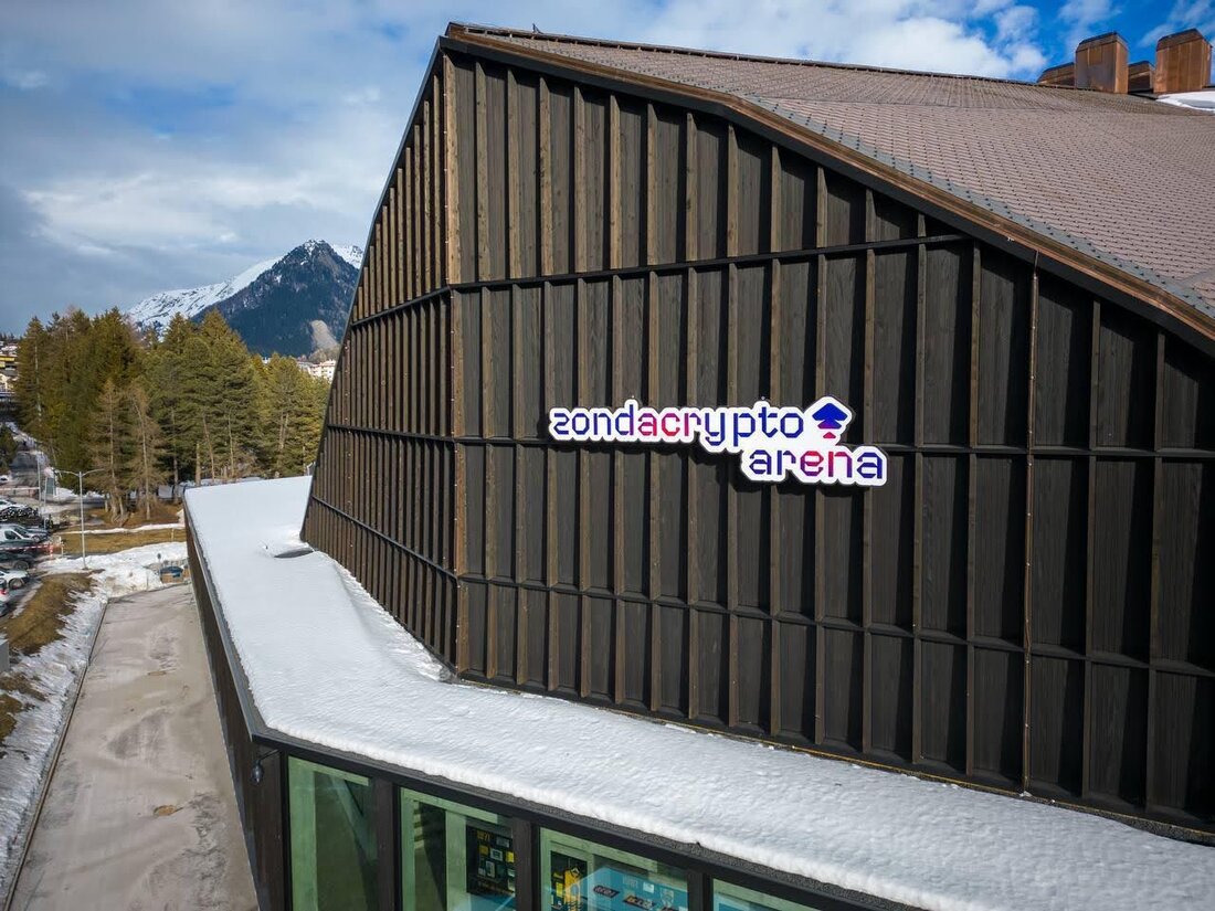 Zondacrypto tritt mit starker Wirkung in den Schweizer Markt ein und erweitert sein Sportsponsoring -Portfolio auf eine neue Disziplin – Eishockey. Der führende Kryptowährungsaustausch in Mittel- und Osteuropa ist Partner von HC Davos, dem 31-maligen Schweizer Champion, sowie des Titelsponsors der Hockey Arena des Clubs, die heute als Zondacrypto Arena bekannt ist. Das Neon mit dem neuen Namen des Stadions wurde bereits im Eisstadion installiert. „Wir freuen uns, mit HC Davos in das Schweizer Eishockey auszudehnen. Eishockey ist einer der beiden beliebtesten Sportarten in der Schweiz neben Fußball. Der Historic Club, 31-maliger nationaler Champion, ist der perfekte Partner für uns …