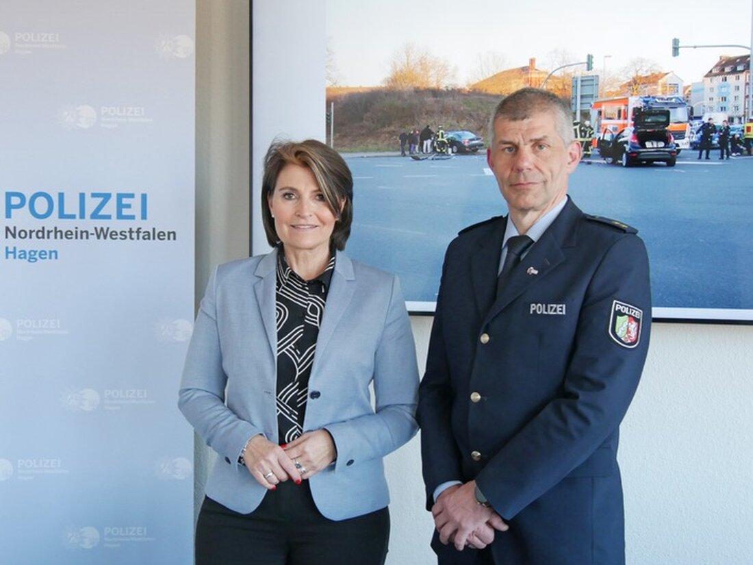 Die Polizei Hagen präsentiert die Verkehrsunfallbilanz 2024, zeigt Rückgänge bei Unfällen und erinnert an Präventionsmaßnahmen.
