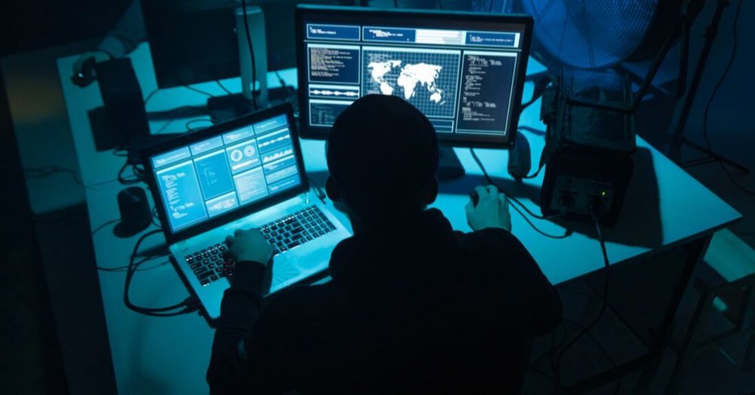 Haven Protocol erlitt einen Mint-Exploit, bei dem über 500 Millionen XHV-Token illegal geprägt wurden. Der Hack hat den Preis des XHV-Tokens um über 60 % sinken lassen. Hacker haben eine Schwachstelle im Range-Proof-Validierungscode ausgenutzt, die während der Umstellung von Haven 3.2 auf Monero eingeführt wurde. Haven Protocol, ein Blockchain-Projekt, das für seinen Mint-and-Burn-Mechanismus bekannt ist, erlitt einen Mint-Exploit, der zu einem dramatischen Einbruch seines Token-Preises führte. Der Exploit ermöglichte es einem Hacker, eine große Anzahl von XHV-Tokens zu prägen, was den Vorrat auf ein unüberschaubares Niveau trieb. Nach dem Hack stürzte der Preis des Haven-Tokens (XHV) um über 60 % …