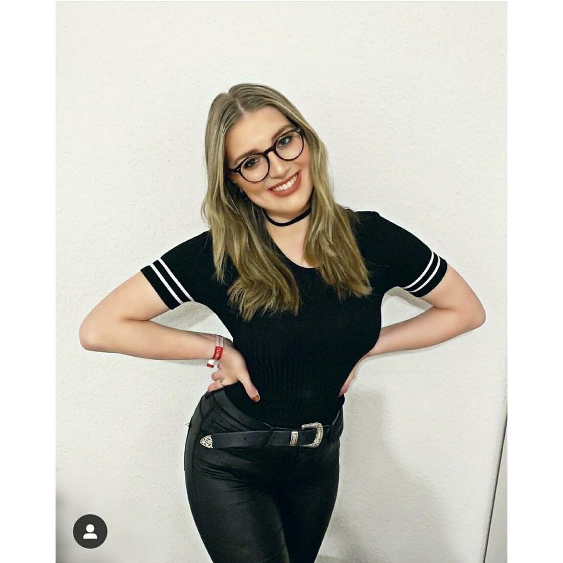 Heute stellen wir euch vor: @_liisamariex „Ich bin Lisa, 20 Jahre alt und arbeite im OP. Ich treffe mich gerne mit Freunden und meiner Familie und liebe es zu reisen und die Sonne zu genießen ☀️?“ Schaut mal bei ihr vorbei und lasst einen Like da oder folgt ihr. ___ Bewirb dich jetzt und schicke uns per DM deine 5 Lieblingsbilder von dir (falls sie ein Fotograf aufgenommen hat, mit Angabe des Fotografen) sowie einen kurzen Text über dich (z.B. mit Name, Alter, Ort, Hobbies, was wir noch über dich wissen sollten) so dass wir das direkt reposten können. Wir …