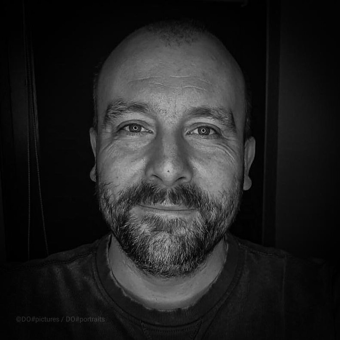 Heute stellen wir euch vor: @do_portraits aus Leipzig: „Hallo, ich bin Denny und komme aus einem nördlichen Dorf außerhalb Leipzigs. Bin 40+ und arbeite in Leipzig. Fotografie bezeichne ich als mein Hobby. Um die Bilder zu bewerten, sollte bewusst sein, dass ich zu 1% „Model (?)“ bin und zu 99% dann doch eher Fotograf. Vielen Dank an @hk848 als Fotografin.” Schaut mal bei ihm vorbei und lasst einen Like da oder folgt ihm. ___ Bewirb dich jetzt und schicke uns per DM deine 5 Lieblingsbilder von dir (falls sie ein Fotograf aufgenommen hat, mit Angabe des Fotografen) sowie einen kurzen …