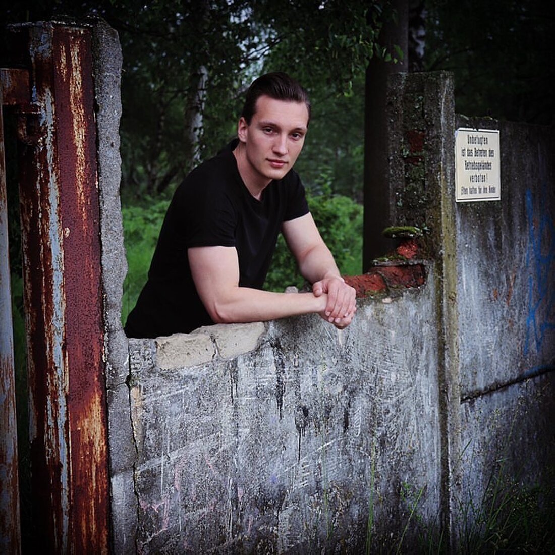 Heute stellen wir euch vor: @enzmann_max aus Leipzig „Ich bin Max, 21 und Sportler – Bin in Leipzig geboren und wohne nun in Bayern jedoch besuche ich noch regelmäßig meine Heimat.“ Schaut mal bei ihm vorbei und lasst einen Like da oder folgt ihm. ___ Bewirb dich jetzt und schicke uns per DM deine 5 Lieblingsbilder von dir (falls sie ein Fotograf aufgenommen hat, mit Angabe des Fotografen) sowie einen kurzen Text über dich (z.B. mit Name, Alter, Ort, Hobbies, was wir noch über dich wissen sollten) so dass wir das direkt reposten können. Wir freuen uns auf deine Nachricht! …