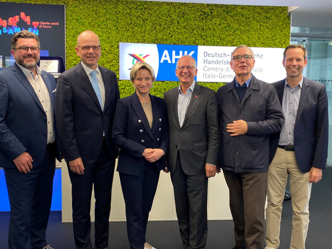 Wirtschaftsministerin Dr. Nicole Hoffmeister-Kraut und Handwerk BW sind mit baden-württembergischen Handwerksbetrieben nach Mailand und Bergamo gereist. Die engen wirtschaftlichen Beziehungen zwischen Baden-Württemberg und der Lombardei bieten für Handwerksbetriebe große Kooperationschancen und Geschäftspotenziale. Wirtschafts- und Arbeitsministerin Dr. Nicole Hoffmeister-Kraut und Rainer Reichhold, Präsident von Handwerk BW, sind mit einer rund 40-köpfigen Delegation aus Vertreterinnen und Vertretern von baden-württembergischen Handwerksunternehmen, Handwerkskammern und Verbänden in die Lombardei gereist. Im Fokus der dreitägigen Reise stehen neben der kulturellen und historischen Entwicklung des Handwerks in der Lombardei auch der Austausch zwischen Handwerksbetrieben aus Baden-Württemberg und der Lombardei sowie die Anbahnung von geschäftlichen Kontakten. Nachhaltige und …