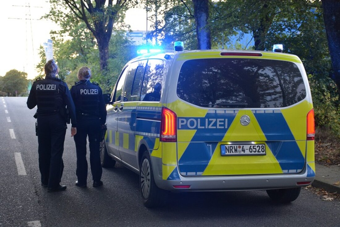In Hilden wurde ein Hyundai Tucson im Wert von 30.000 Euro gestohlen. Die Polizei bittet um Hinweise zu verdächtigen Personen.