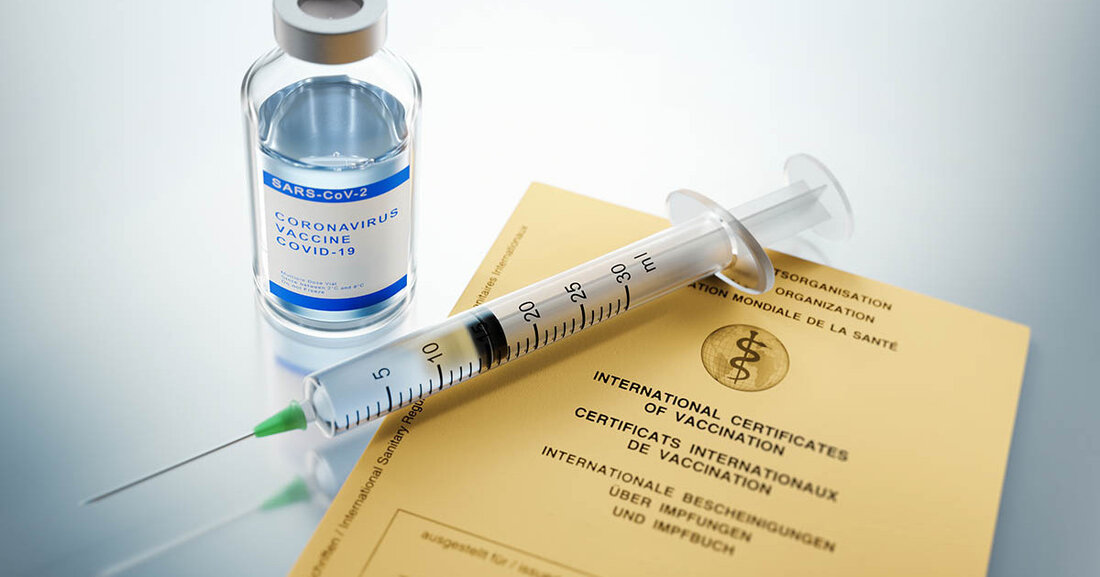 Impfungen mit angepassten Impfstoffen starten auch in Sachsen Die ersten an die Omikron-Variante BA.1 angepassten COVID19-Impfstoffe von Biontech/Pfizer und Moderna werden in Sachsen erwartet. Das Deutsche Rote Kreuz, das die 13 staatlichen Impfstellen im Auftrag des sächsischen Sozialministeriums betreibt, rechnet mit einer Anlieferung im Laufe der Woche ab 12. September 2022. © peterschreiber.media &#8211; stock.adobe.com Die Verfügbarkeit in den einzelnen Impfstellen ist abhängig von der Belieferung durch die verschiedenen Apotheken. Ebenfalls verfügbar ist dann der neue Totimpfstoff von Valneva. Mit Ankunft der neuen Impfstoffe werden Impfungen in den Impfstellen ab kommender Woche nur noch mit Terminbuchung möglich sein, um Wartezeiten &hellip;