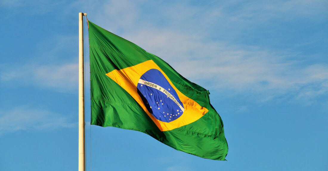 Die Einführung von Bitcoin könnte von Brasilien aus einen weiteren Aufschwung erfahren. Dies geschah, nachdem ein brasilianischer Kongressabgeordneter einen Gesetzentwurf vorgelegt hatte, der die Einführung von BTC als nationales Reservevermögen vorschlug. Auch US-Gesetzgeber drängen auf eine strategische Bitcoin-Reserve. Ein Kongressabgeordneter in Brasilien hat ein Bitcoin-Reservegesetz eingebracht und fügt das Land damit einer wachsenden Liste von Nationen hinzu, die die Flaggschiff-Kryptowährung als Reservevermögen für die Staatskasse nutzen wollen. Am 25. November stellte der brasilianische Kongressabgeordnete Eros Biondini einen neuen Vorschlag vor, der auf die Schaffung einer Bitcoin (BTC)-Reserve in Brasilien abzielt. Der Vorschlag mit dem Titel „Bitcoin Sovereign Strategic Reserve (RESBit)“ …