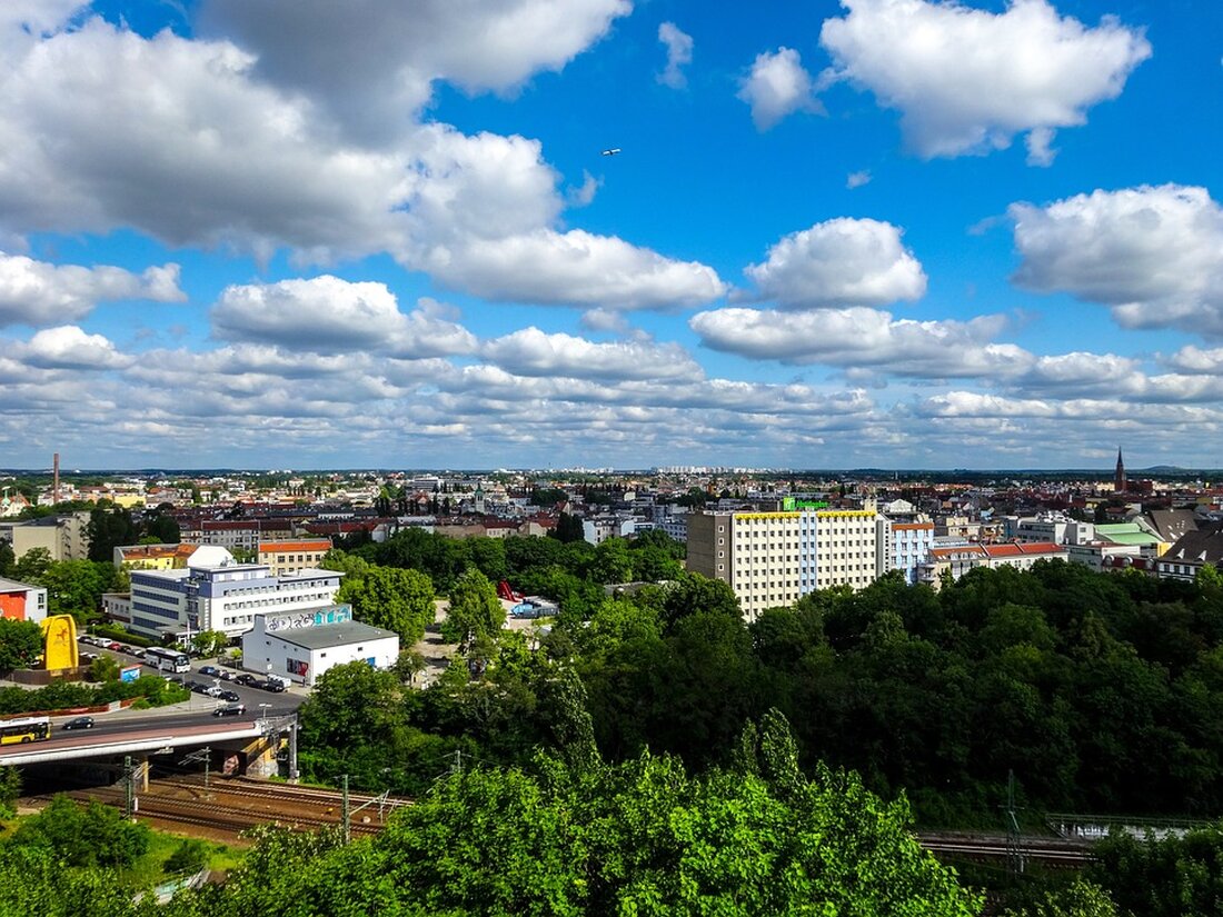 Erfahren Sie alles über das Bebauungsplanverfahren III-233-1 „Quartier am Humboldthain“ in Berlin. Am 16.10.2024 um 18 Uhr findet eine öffentliche Informationsveranstaltung statt. Bürgermeister Ephraim Gothe und Planungsexperten informieren über die zukünftige Entwicklung eines modernen Gewerbequartiers. Seien Sie dabei und stellen Sie Ihre Fragen!