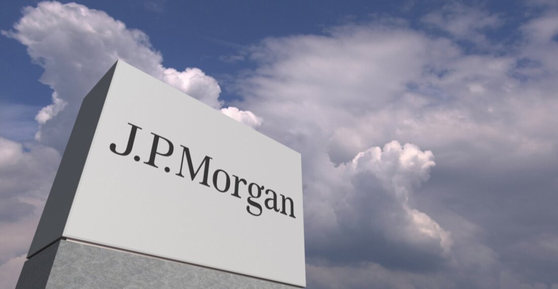 Die Monetary Authority of Singapore arbeitet mit JPMorgan Chase zusammen, um ein Pilotprogramm zur Erforschung der DeFi-Nische zu leiten Der Schritt ist eine Initiative zur Untersuchung des wirtschaftlichen Potenzials und der wertschöpfenden Anwendungsfälle von Krypto durch die Zentralbank von Singapur Das Projekt umfasst die Schaffung von tokenisierten Anleihen und Einlagen in einem Liquiditätspool für DeFi-Anwendungen Die Währungsbehörde von Singapur kürzlich angekündigt Project Guardian, ein Pilotprogramm für digitale Assets zur Untersuchung des Potenzials der Tokenisierung von Anleihen auf öffentlichen Blockchains. Das Projekt beabsichtigt, einen Liquiditätspool aus tokenisierten Anleihen und Einlagen aufzubauen. Beteiligt wären vertrauenswürdige Finanzakteure, die als Vertrauensanker fungieren, darunter JP …