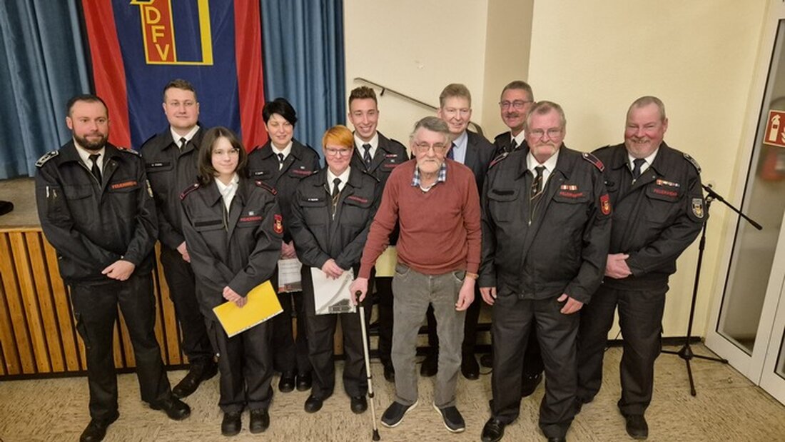 Am 21.03.2025 fand die Jahresdienstbesprechung der Freiwilligen Feuerwehr Wetter (Ruhr) in der Elbschehalle statt.