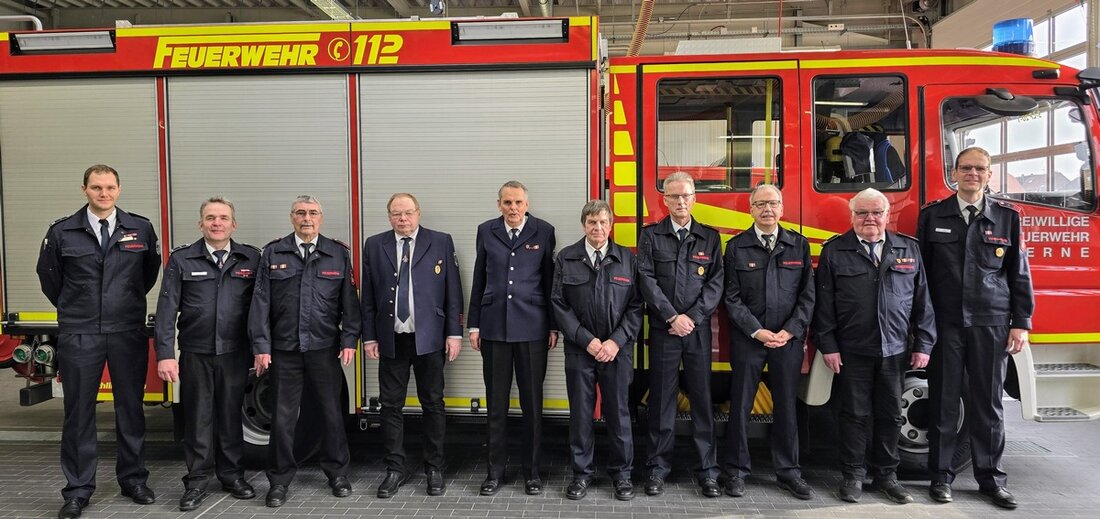 Das Jahresfest des Löschzugs 3 der Freiwilligen Feuerwehr Werne fand am 09.02.2025 im neuen Gerätehaus statt. Ehrungen und Rückblicke standen im Mittelpunkt.