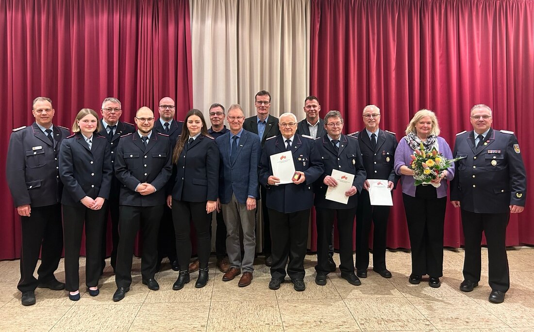 Die Jahreshauptversammlung der Feuerwehr Kirchhatten am 21. Februar 2025 bot einen Rückblick auf das vergangene Jahr und stellte zukünftige Projekte vor.