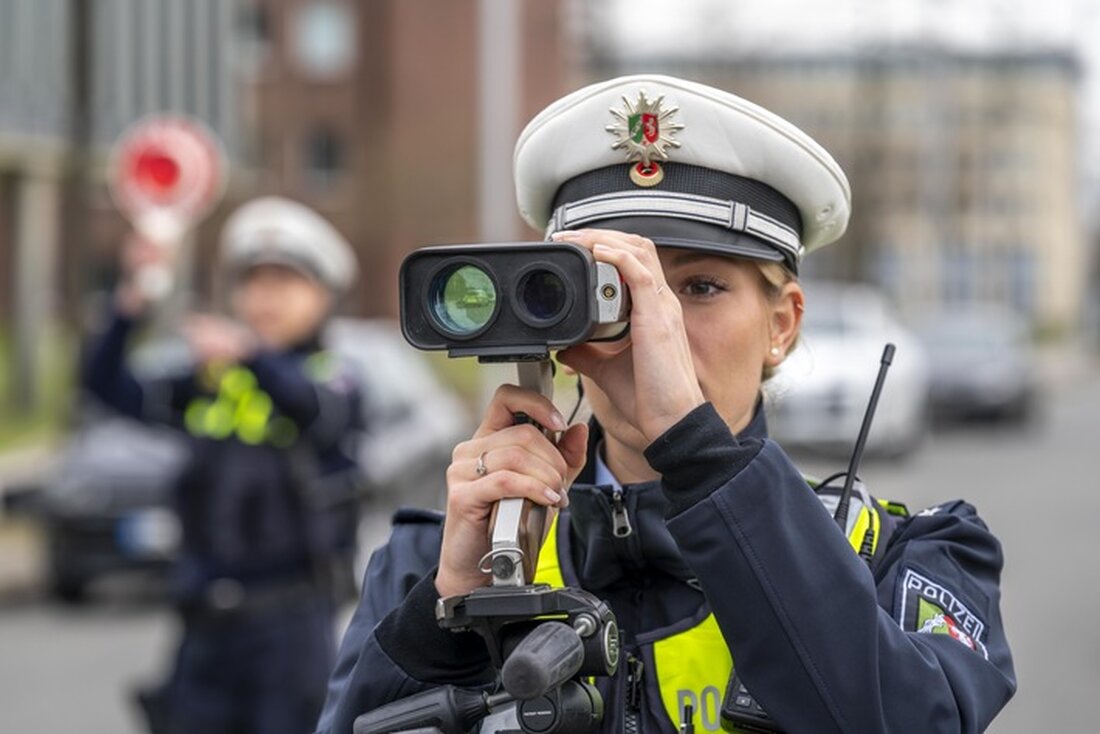 In Heiligenhaus führte die Polizei Mettmann Geschwindigkeitskontrollen durch: 35 von 98 Fahrzeugen waren zu schnell.