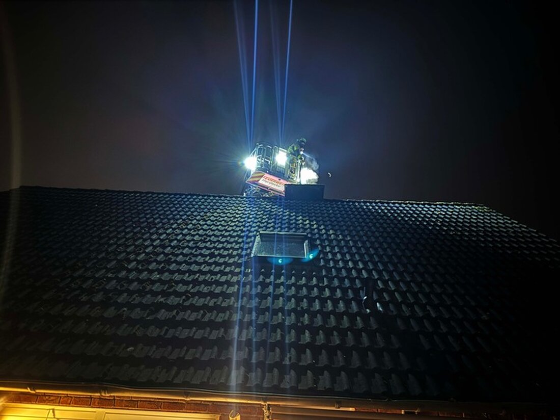 Feuerwehr Herdecke rückte am Sonntag zu einem Kaminbrand in den Dahlienweg aus. Kamin wurde gesäubert, keine weiteren Auffälligkeiten.