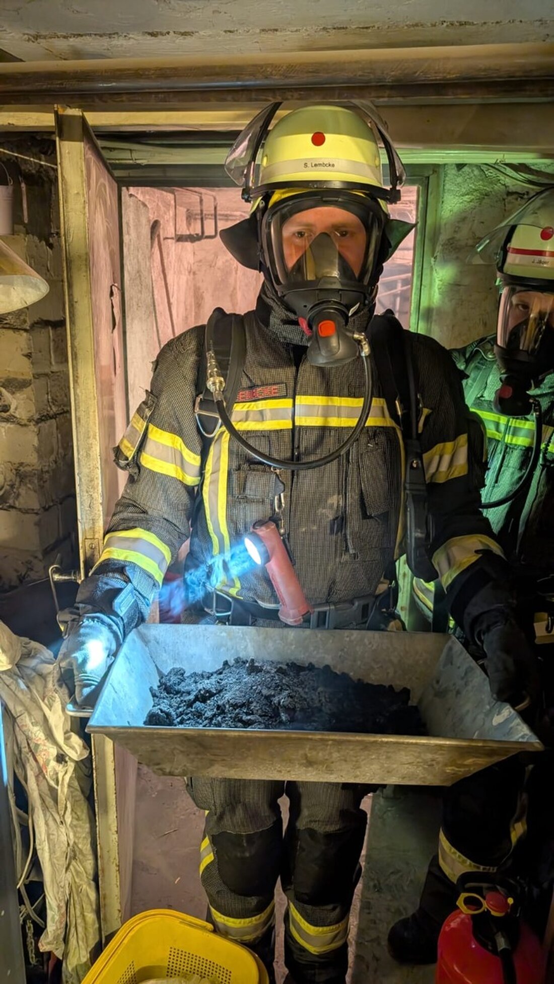 Am Freitagabend wurde die Feuerwehr Werne zu einem Kaminbrand in der Robert-Koch-Straße alarmiert. Dank schneller Maßnahmen gab es keine Verletzten oder Schäden am Gebäude.