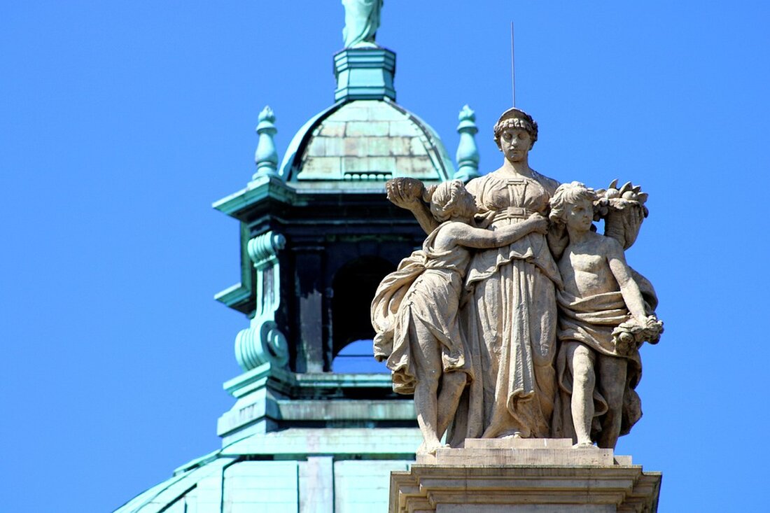 Leipzig und die wachsende Begeisterung für Photovoltaikanlagen Einleitung Balkonkraftwerke kosten nicht die Welt – und können in den Sommermonaten viel Strom für die Nutzer von Kleingartenparzellen produzieren. Viele Laubenpieper erwägen, sich solche Anlagen zuzulegen. Interesse an Photovoltaikanlagen In den Kleingärten in und um Leipzig wächst das Interesse an Photovoltaikanlagen. Mithilfe solcher Anlagen könnten Kleingärtner nicht nur ihre eigene Stromrechnung reduzieren, sondern mit dem nicht selbst genutzten Strom auch noch etwas Gutes tun, heißt es. Für den Aufbau von Solaranlagen macht sich der Fairbund freier Kleingartenvereine stark, der jetzt interessierten Kleingärtnern eine kostenlose Weiterbildung für Solaranlagen in Kleingärten organisiert. Reduzierung der …