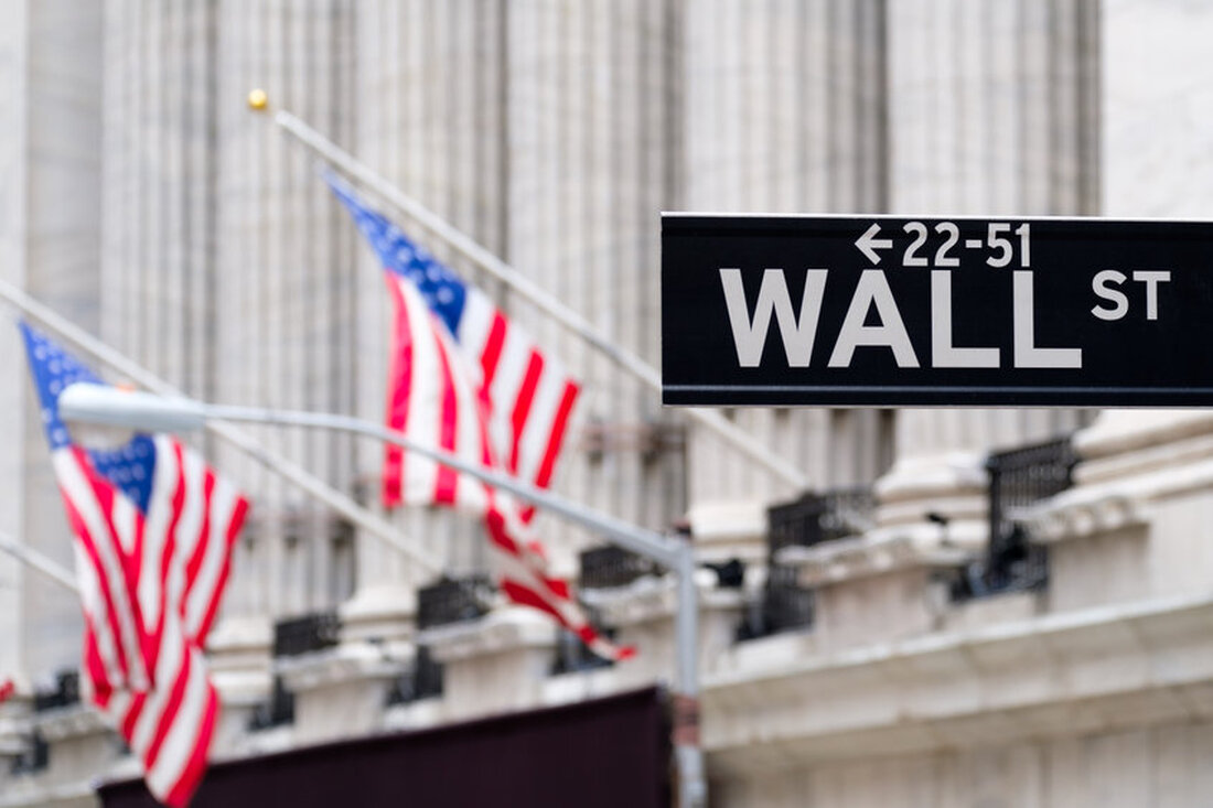 Die zentralen Thesen Die US-Arbeitslosenquote stieg im vergangenen Monat von 3,5 % zuvor auf 3,8 % Abkühlende Konjunkturdaten haben den Markt in seiner Entschlossenheit bestärkt, dass die Zinserhöhungen bald eingestellt werden könnten Die Auswirkungen einer politischen Wende sind für die Kryptomärkte von entscheidender Bedeutung Bitcoin hat eine schwere Zeit hinter sich, seit die Wirtschaft im Januar 2009 zum ersten Mal seit dem Mining des Genesis-Blocks in ein angespanntes Währungsumfeld übergegangen ist. Im Laufe des Jahres 2022 drückte die Verschärfung der Liquiditätsbedingungen den Bitcoin-Kurs nach unten (was teilweise auch eher dazu beigetragen hat). schockierende Ereignisse innerhalb des Krypto-Ökosystems). Von einem Höchststand &hellip;