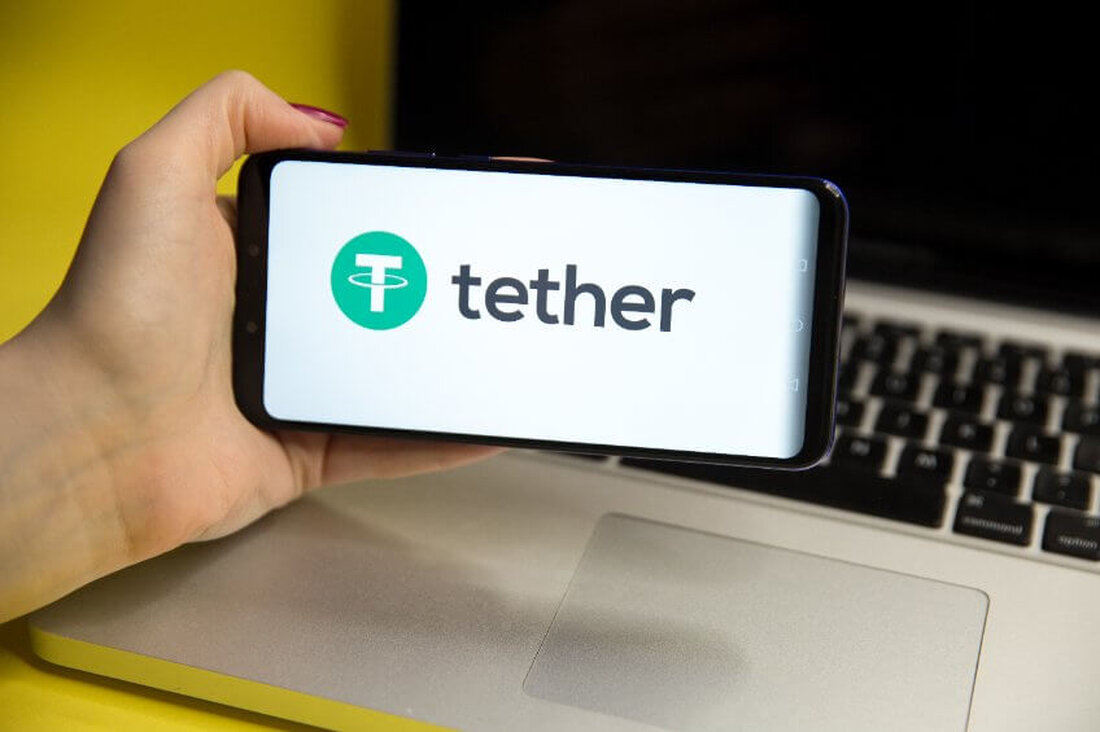 Tether kündigt strategische Investition von 3 Millionen US-Dollar in die Kem-App an, um die Akzeptanz seines Stablecoins USDT zu fördern. Die Partnerschaft mit Kem unterstützt Tethers Engagement für finanzielle Inklusion auf der ganzen Welt, sagte Tether-CEO Paolo Ardoino. Tether, der führende Emittent von Stablecoins, strebt mit einer strategischen Investition in die Geldtransfer- und Finanzmanagementplattform Kem eine neue Marktdurchdringung an. Laut einer Meldung vom 13. August Bekanntmachungdie 3-Millionen-Dollar-Investition in die Kem-App wird dazu führen, dass die Plattform USDT für ihre Benutzer hinzufügt, was die Einführung der Stablecoin im Nahen Osten fördert. „Diese Investition unterstreicht Tethers Engagement zur Förderung finanzieller Inklusion und …