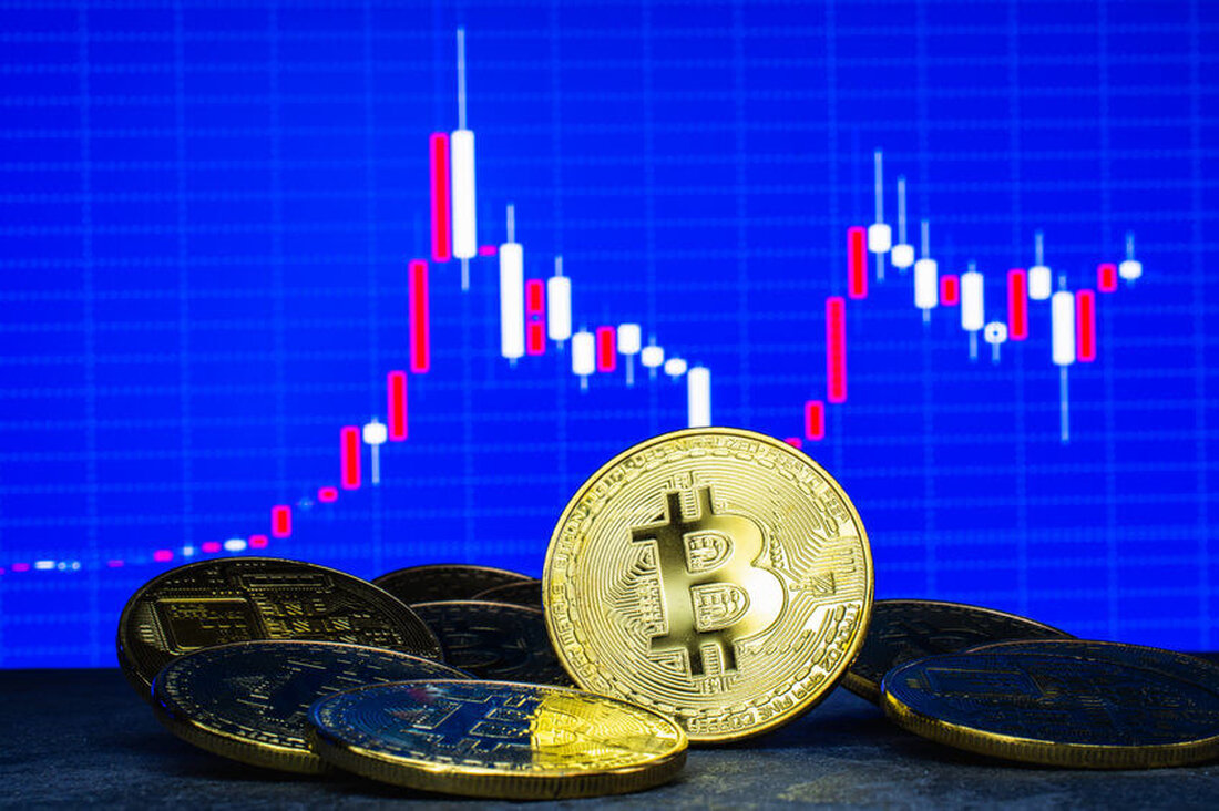 Der Crypto Fear and Greed Index liegt derzeit mit einem Wert von 30 in der Zone „Angst“. Dies ist der niedrigste Stimmungswert für Bitcoin (BTC) seit fast 18 Monaten. Der Crypto Fear and Greed Index, ein Maß für die Marktstimmung für Bitcoin (BTC) und den breiteren Kryptomarkt, ist auf 30 gefallen, den niedrigsten Wert seit über eineinhalb Jahren. Während BTC während des aktuellen Marktzyklus niedriger gehandelt wurde und der Crypto Fear & Greed Index in die „Angst“-Zone gefallen ist, ist dies das erste Mal seit Januar letzten Jahres. Krypto-Angst- und Gierindex fällt auf 30 Als der Bitcoin-Preis am Montag, dem …