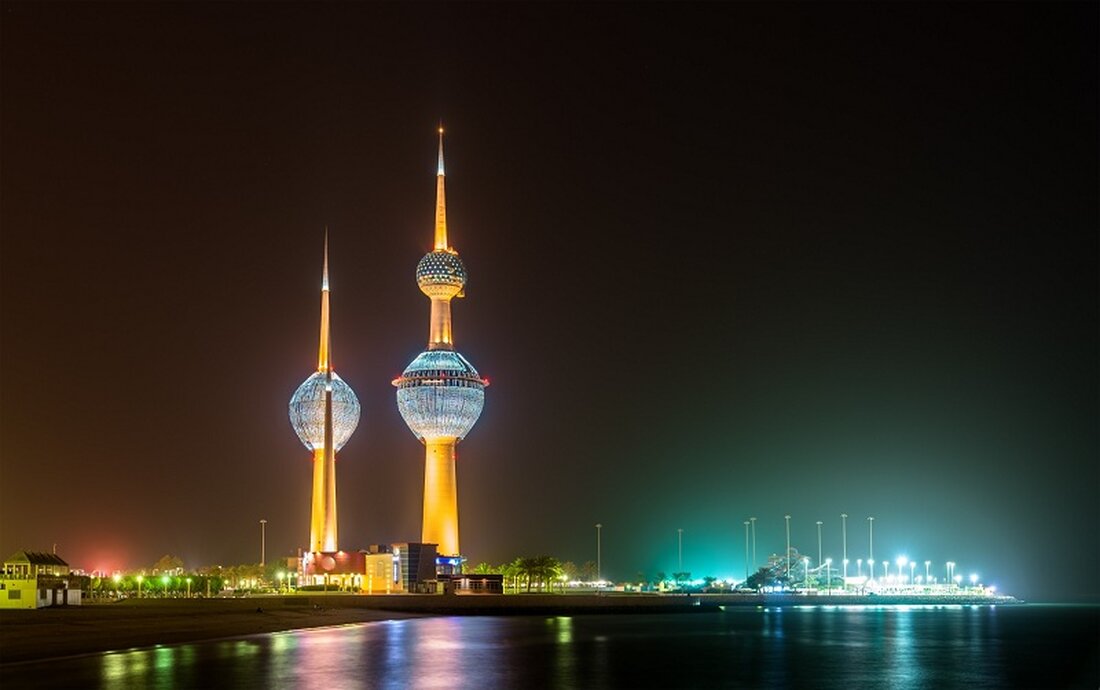 Nach dem Rundschreiben vom 19. Juli ist es in Kuwait illegal, sich an Kryptowährungsaktivitäten zu beteiligen. Kuwait hat sich Thailand, Indonesien und der Türkei angeschlossen, um Kryptoaktivitäten zu verbieten. Zuwiderhandlungen müssen gemäß den kuwaitischen Gesetzen zur Bekämpfung von Geldwäsche und Terrorismusfinanzierung mit Strafen rechnen. Kuwaits Finanzaufsichtsbehörde, die Central Markets Authority (CMA), gab am 19. Juli ein Rundschreiben heraus, in dem sie erklärte, dass alle Kryptowährungsaktivitäten, einschließlich Krypto-Investitionen, Krypto-Zahlungen und Krypto-Mining, wie hier beschrieben, in dem Land im Nahen Osten illegal seien. Die CMA verbot den lokalen Regulierungsbehörden außerdem, Lizenzen an Personen zu erteilen, die versuchen, „Kryptowährungsdienste als kommerzielles Unternehmen anzubieten“. …