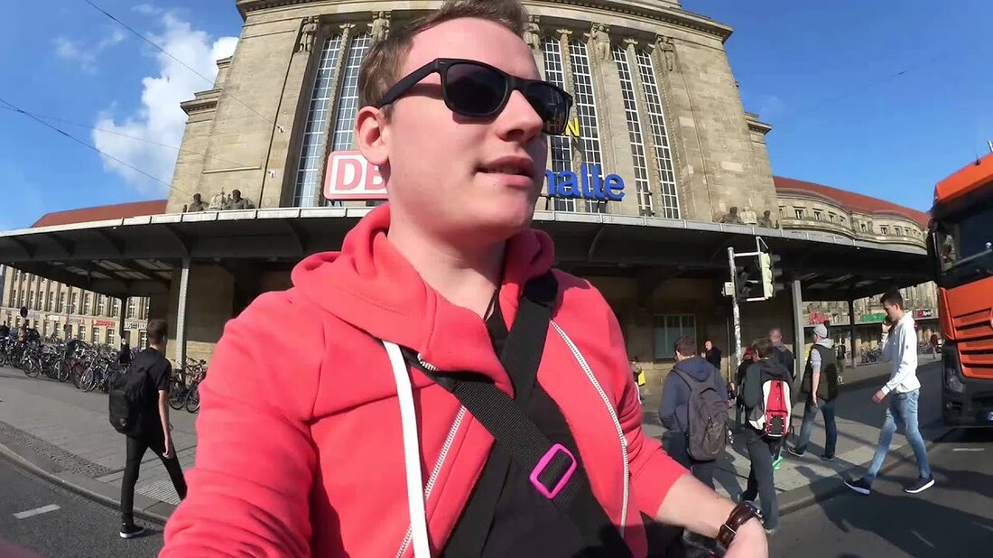 ►► Das Video hat dir gefallen ?! 🙂 Lass deinen Daumen dort. ► Verpassen Sie nichts: http://bit.ly/ABOValle ▼ FALTEN SIE MICH AUS! ▼ ► Mehr reales Leben und Vlogs: http://bit.ly/ValleVLOGGT __________________________________________ ►► Meine SOZIALEN MEDIEN: ✘ Mein Kanal: http://youtube.com/ValleGaming ✘ Facebook: https://www.facebook.com/ ValleGaming ✘ TeamSpeak 3: valle.myts3.eu (IP!) ✘ Instagram: https://instagram.com/vallegamingyt ✘ TWITCH (Livestream): http://twitch.tv/ValleGaming ✘ ASK.FM: http: // Fragen Sie .fm / ValleGaming ✘ Twitter: http://twitter.com/ValleGaming ✘ Nur für geschäftliche Anfragen: valle@valle-gaming.de _________________________________________________________ ►► MEINE persönliche AUSRÜSTUNG: ✘ VLOG-Kamera: http://bit.ly/CanonLegriaX * ✘ Mein Stuhl: http://bit.ly/OmegaRacing * ► Mit „valle“ erhalten Sie 5% Rabatt auf Ihren Stuhl! ✘ Kamera: http://amzn.to/18E0aFw …