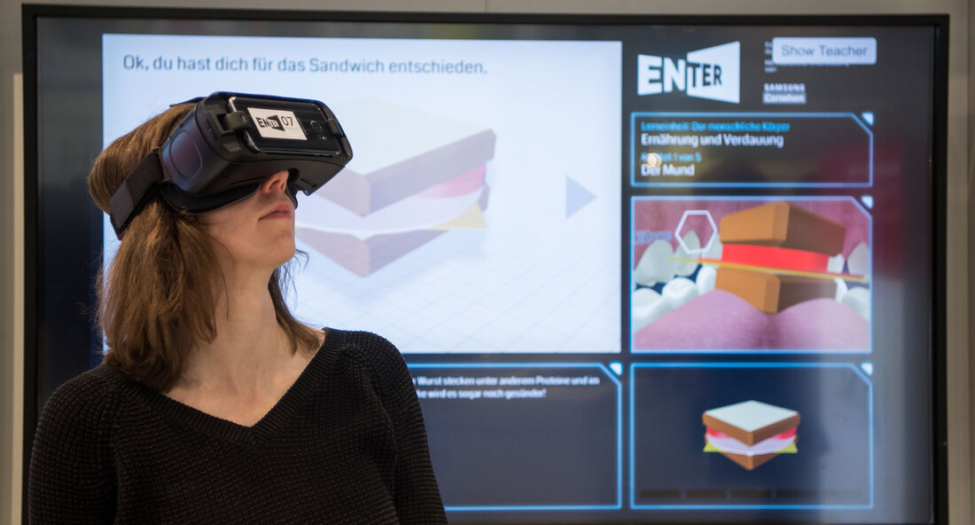 Spiele sind Kulturgut und Zukunftstechnologie. Sie finden immer stärker im Alltag Anwendung. Um den Kreativstandort Baden-Württemberg zu stärken, erhöht das Land die Förderung von Games-Unternehmen über die Landesagentur MFG Medien- und Filmgesellschaft Baden-Württemberg. Die Fördersumme beträgt im Jahr 2023 1,1 Millionen Euro. Das Land erhöht über die Landesagentur MFG Medien- und Filmgesellschaft Baden-Württemberg die Förderung für Games-Unternehmen um 200.000 Euro auf 1,1 Millionen Euro im Jahr 2023. Kunststaatssekretär Arne Braun und MFG-Geschäftsführer Carl Bergengruen verkündeten die Erhöhung der Fördersumme im Rahmen der Vernetzungsveranstaltung Open Stage Games Baden-Württemberg (BW). „Wir erhöhen die Mittel damit möglichst viele Spiele-Entwickler und Studios in Baden-Württemberg …