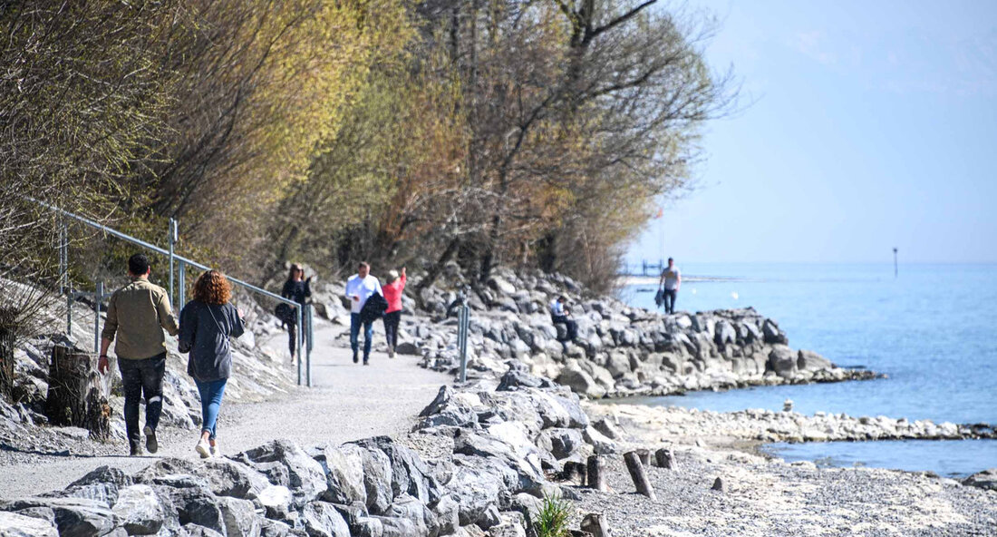 Baden-Württemberg fördert Tourismusinfrastrukturprojekte Städte und Gemeinden in Baden-Württemberg haben die Möglichkeit, Anträge auf Förderung ihrer geplanten Infrastrukturmaßnahmen im Rahmen des Tourismusinfrastrukturprogramms (TIP) zu stellen. Diese Fördermöglichkeit besteht noch bis zum 1. Oktober 2023. Insgesamt stehen voraussichtlich wieder zehn Millionen Euro zur Verfügung, um infrastrukturelle Einzelprojekte zur Weiterentwicklung des Tourismus vor Ort zu unterstützen. Das Tourismusinfrastrukturprogramm (TIP) ist ein zentrales Förderprogramm zur Unterstützung der baden-württembergischen Kommunen bei der Umsetzung von touristischen Infrastrukturprojekten. Die Förderung kommt sowohl den Gästen als auch den Bürgern zugute, da sie durch diese Einrichtungen einen echten Mehrwert für ihre Freizeitgestaltung erhalten. Mit einem Fördersatz von bis zu …