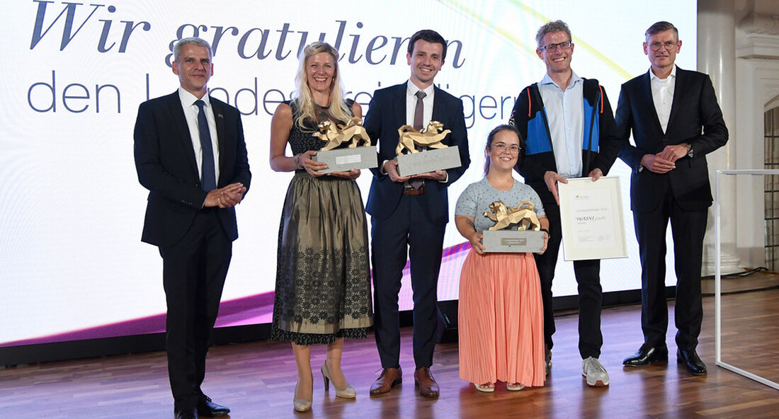 INERATEC aus Karlsruhe, die Dorfkäserei Geifertshofen aus Bühlerzell und WASNI aus Esslingen gewinnen den renommierten Wirtschaftspreis des Landes Baden-Württemberg und der L-Bank. „Der Landespreis für junge Unternehmen zeigt auch in diesem Jahr, dass auch Baden-Württemberg mit jeder Faser in die Zukunft strebt. Der Preis gehört zu den angesehensten Unternehmensauszeichnungen Deutschlands, weil er Unternehmen sichtbar macht, die das Beste aus zwei Welten vereinen: Sie haben die frischen Ideen, den Mut und den Spirit eines Start-ups. Sie haben bereits ziemlich Erfahrung gesammelt. Und sie sind auf gutem Wege, unser Mittelstand von morgen zu werden“, sagte der Schirmherr des Landespreises für junge Unternehmen …